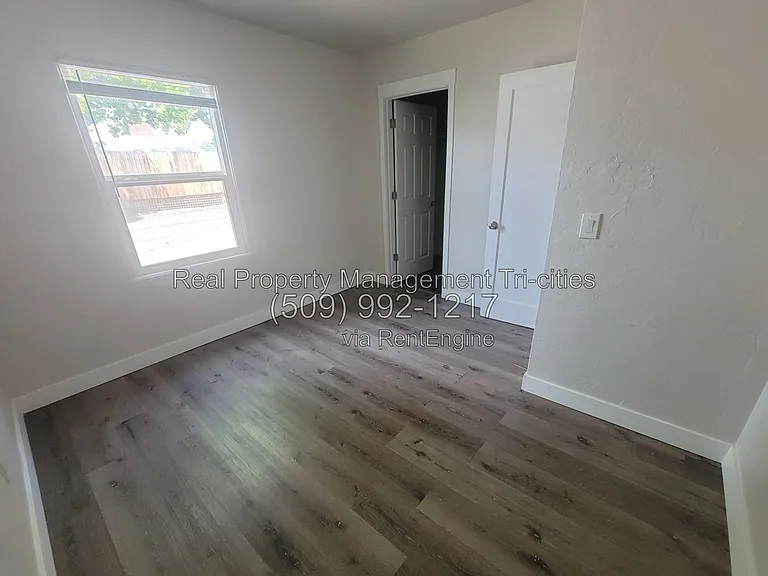 1307 W Shoshone St #D — Photo 6