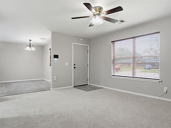 5th image of 707 W 7th St