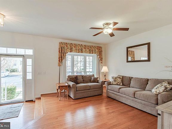 5th image of 6819 Cedar Loch Ct
