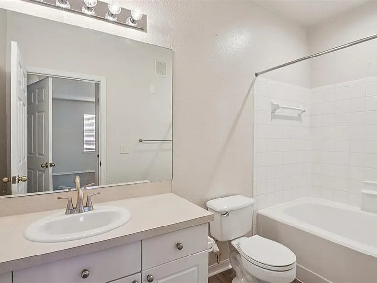 18001 Richmond Place Dr #1213 — Photo 21