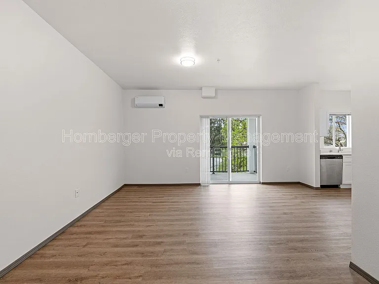 4th Ave Apartments — Photo 3