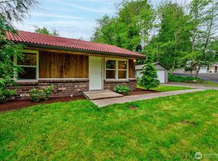 6229 NE 202nd St, Kenmore, WA 98028