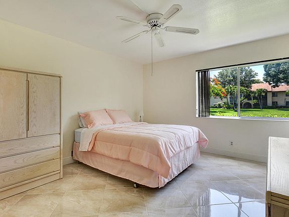 5th image of 501 Shady Pine Way APT B1