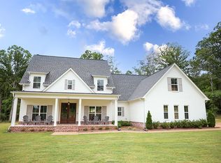 13033 Pebble View Dr, Byhalia, MS 38611