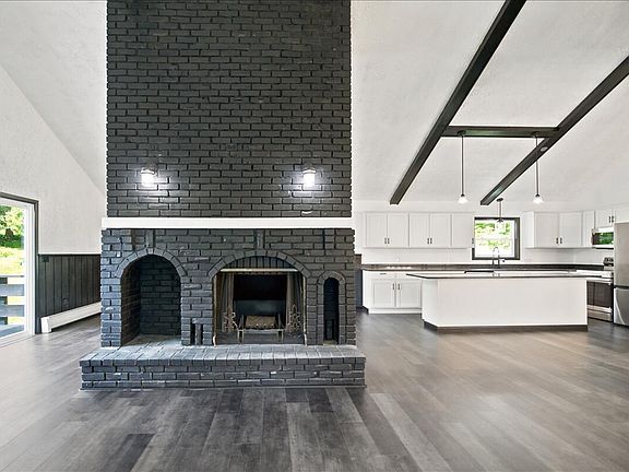 2nd image of 466 East Avenue
