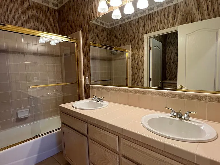 2456 E Marquise Ct — Photo 11