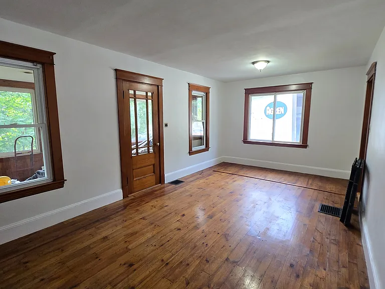 25 Falmouth Rd — Photo 16