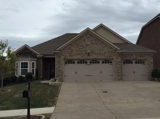 621 Saddlestone Dr, Lebanon, TN 37090