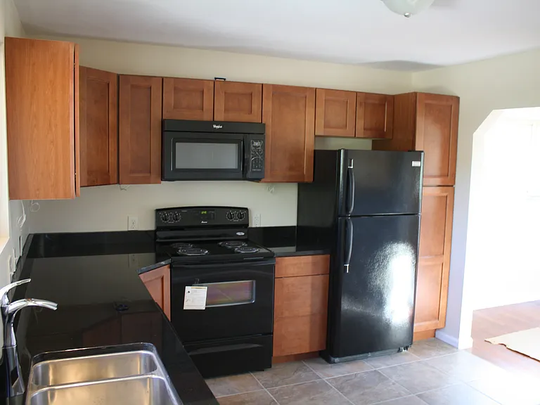 6016 Snyder Rd — Photo 2