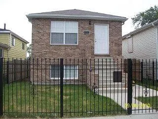 9331 S La Salle St photo 1