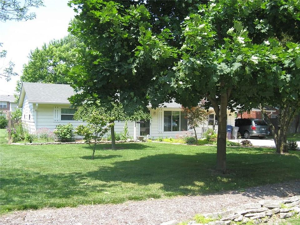 1st image of 115 Waterman Dr