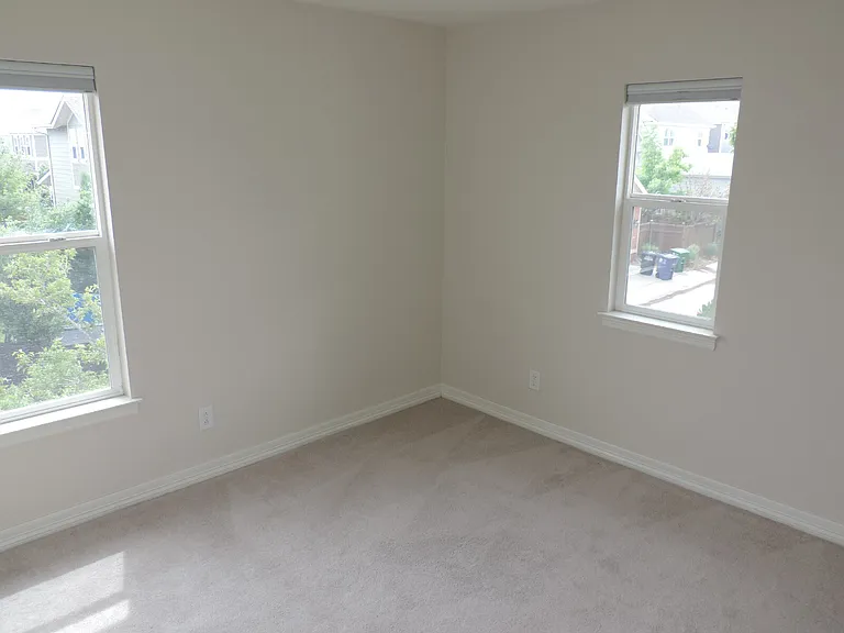 2246 Ulster St — Photo 18