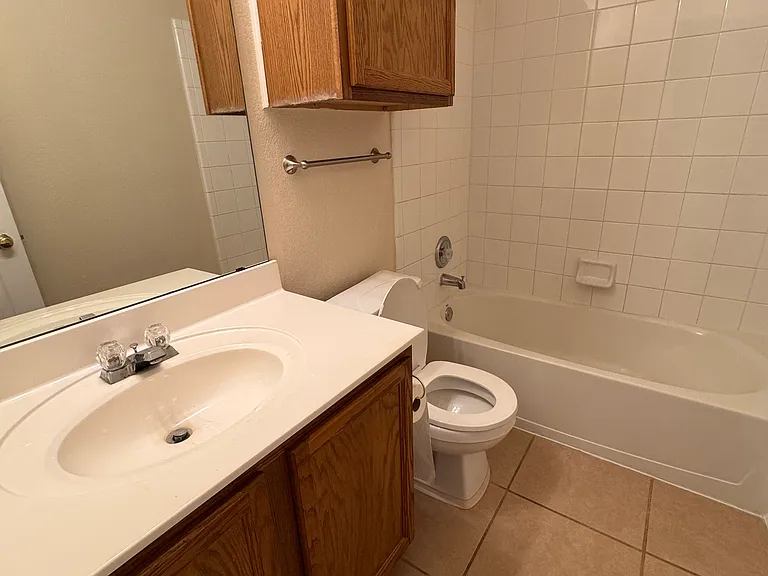 908 N Creek Blvd — Photo 13