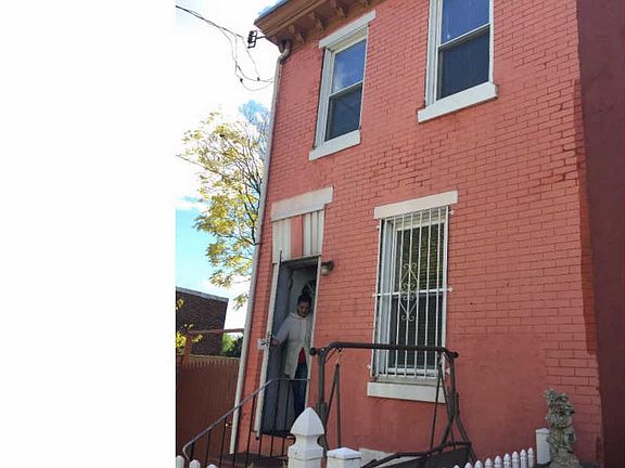 3rd image of 1814 Margaret St