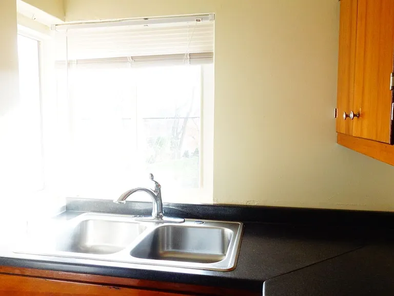 8400 Greenwood Ave — Photo 13