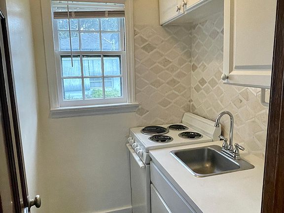 5th image of 10831 NE 2nd Pl Unit 10831