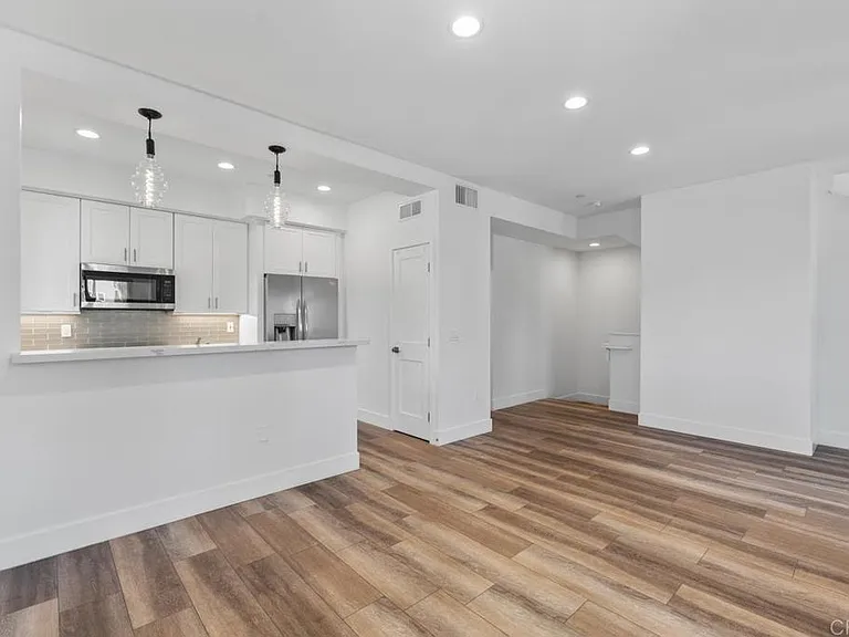 4410 Gresham St — Photo 32