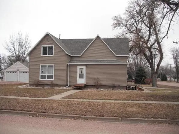 310 S 4th St, Beresford, SD 57004