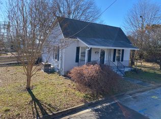 105 Lake Ave, Greer, SC 29650