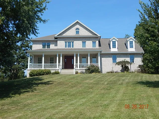 245 Millers Dr photo 1