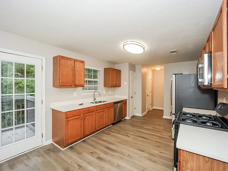 2534 Walter Way — Photo 9