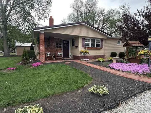 513 W Jefferson St, Shelburn, IN 47879