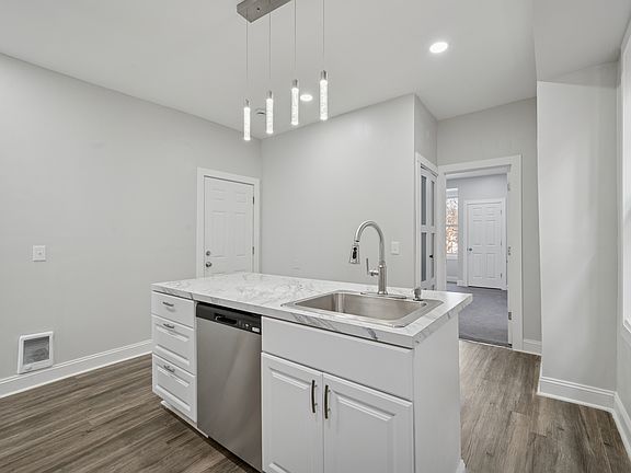 3rd image of 5031 Walnut St Floor 2