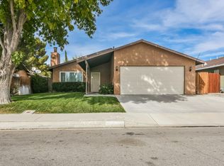 2743 E Newgrove St, Lancaster, CA 93535