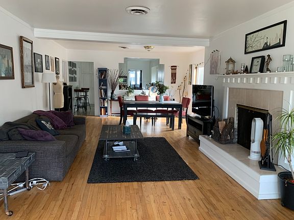 2nd image of 820 Newport Ave #820