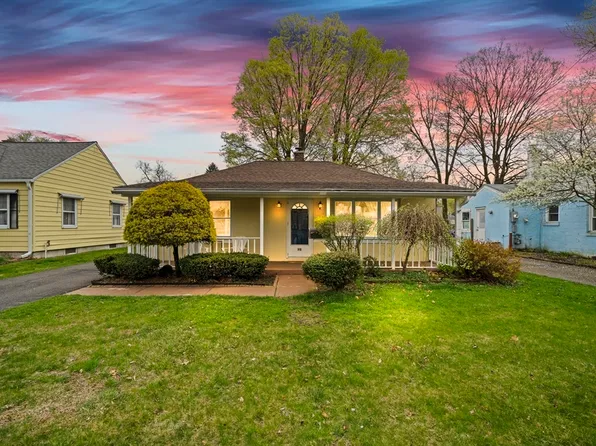 75 Garland St, Springfield, MA 01118