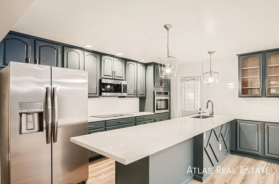 Updated Tempe Gem with Spacious Layout — Photo 4
