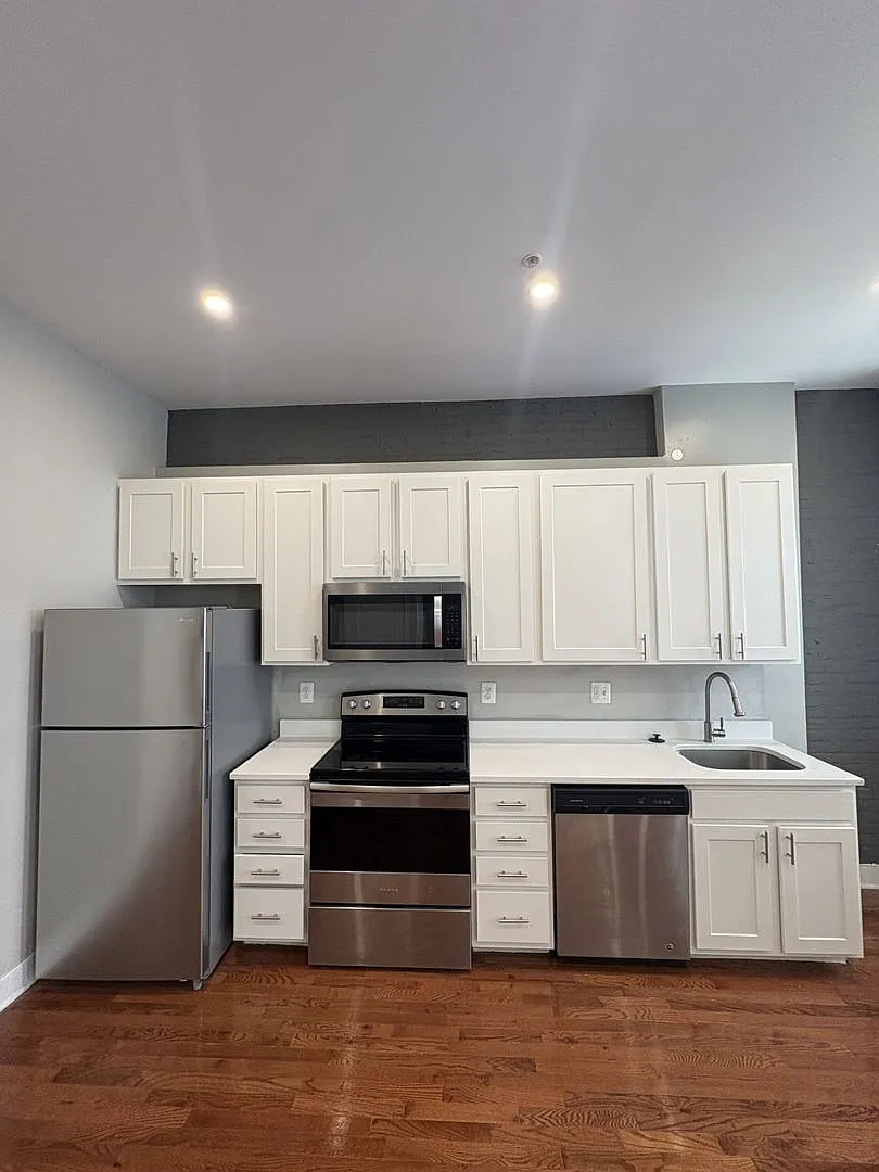 21 S. Calvert St. — Photo 3
