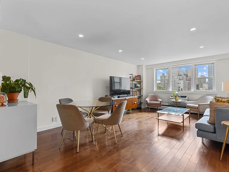 446 E 86th St #11A — Photo 2