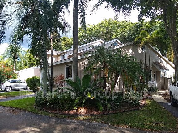 2nd image of 2167 Discovery Cir W