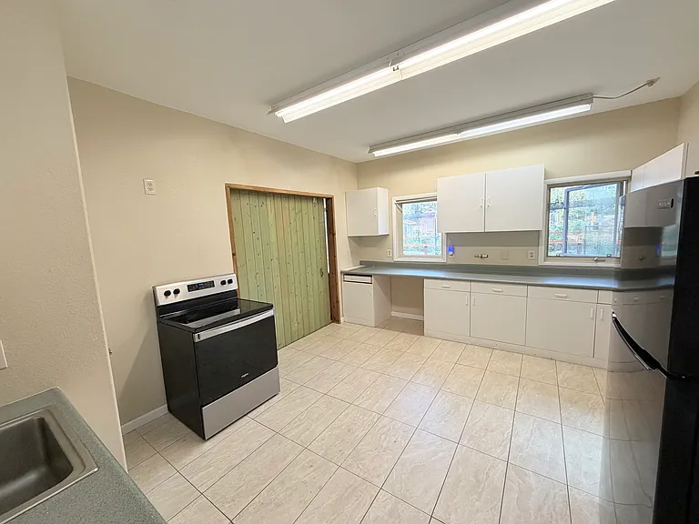 9810 Isabelle Rd — Photo 16