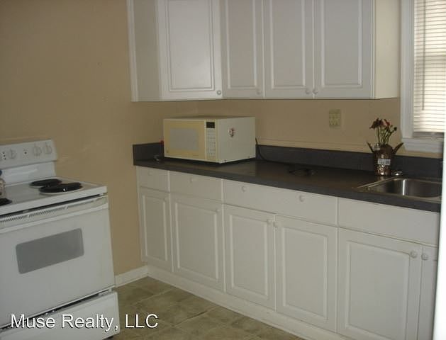 2nd image of 3641 Edgeland Hwy