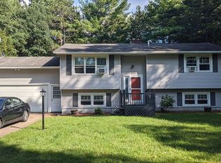 414 Mayo Rd, Colchester, VT 05446