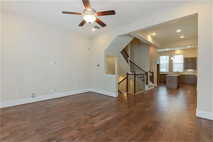 2112 Radcliffe St — Photo 6