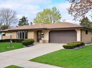 4946 Sumac Ln, Greendale, WI 53129