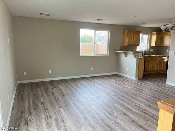 4th image of 10818 Rosabella St