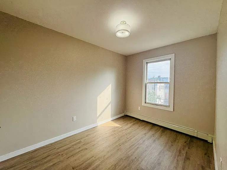 8 Sheffield St #37E — Photo 4