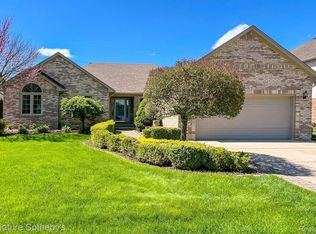 21157 Young Dr, Macomb, MI 48044