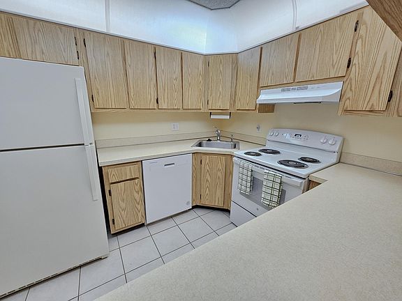 5th image of 3618 Alder Drive #F1