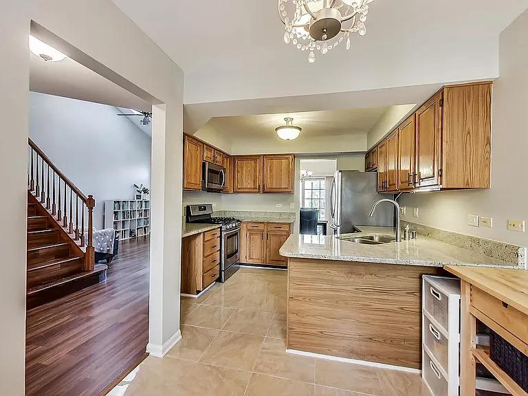3245 Daniels Ct — Photo 6