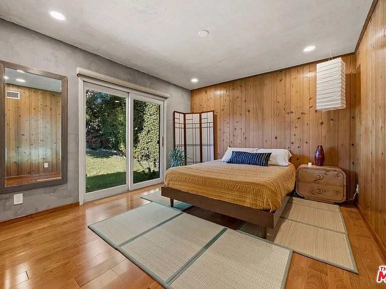 1133 Somera Rd — Photo 31