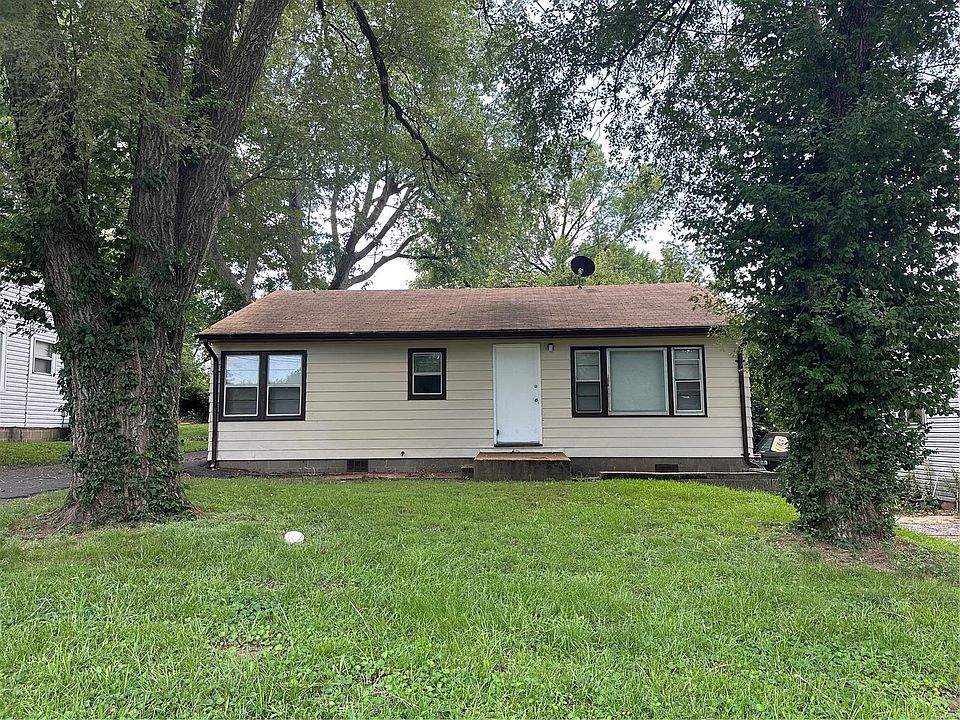 1st image of 304 Reasor Dr