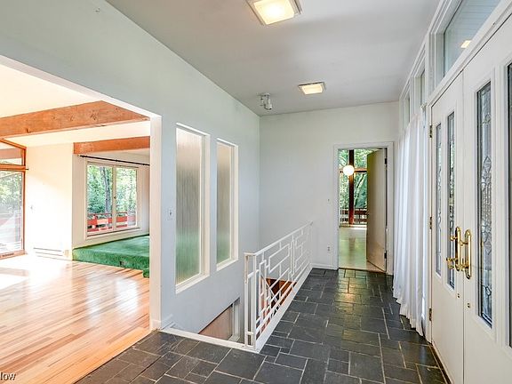 3rd image of 34780 Sherwood Dr
