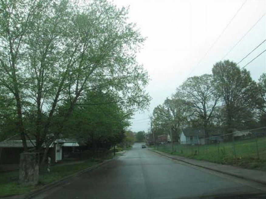 2nd image of 1215 Willie Davis Dr