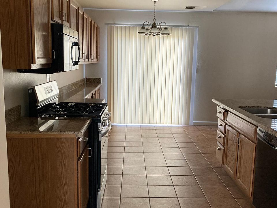 2nd image of 2310 E Arlen Ave