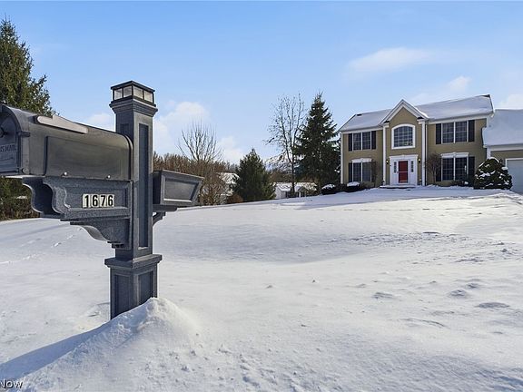 2nd image of 1676 Countryview Dr